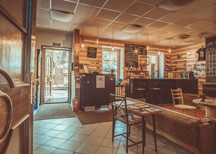 Downtown Forest Hostel & Camping